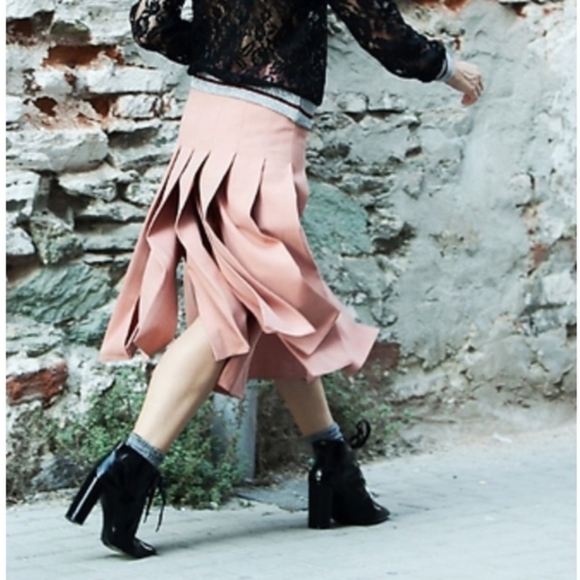 Zara Box Pleat Skirt - Picture 3 of 10